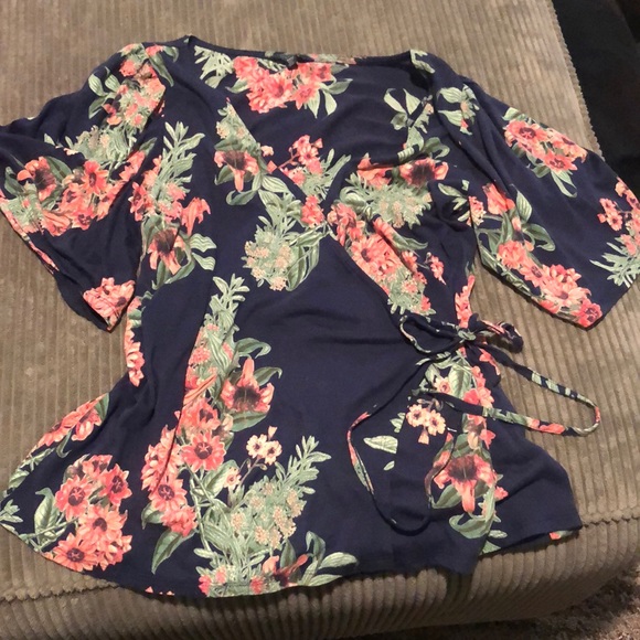 The perfect Lucky Brand Top - Picture 1 of 6